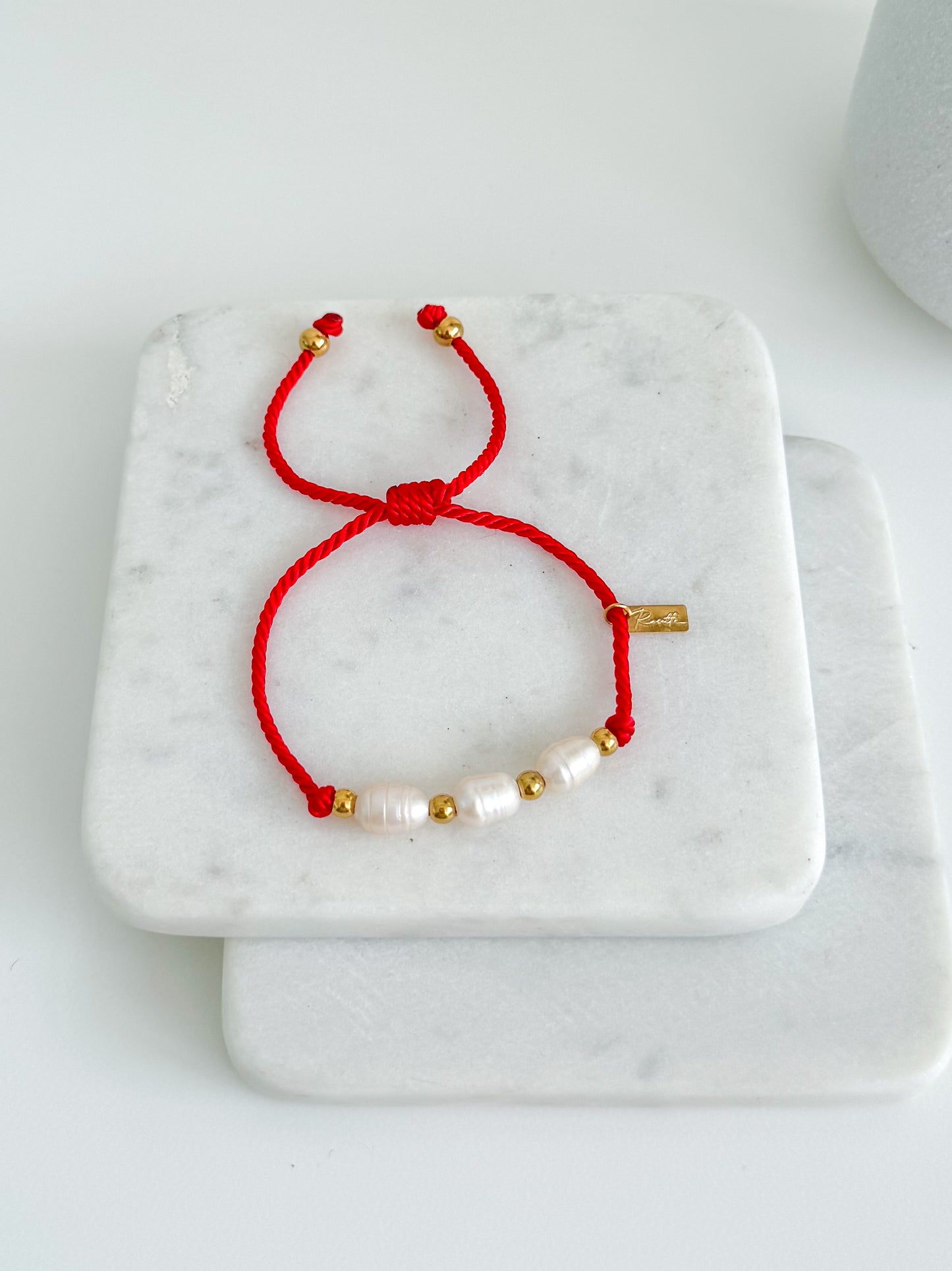 Pearls Red Thread Bracelet